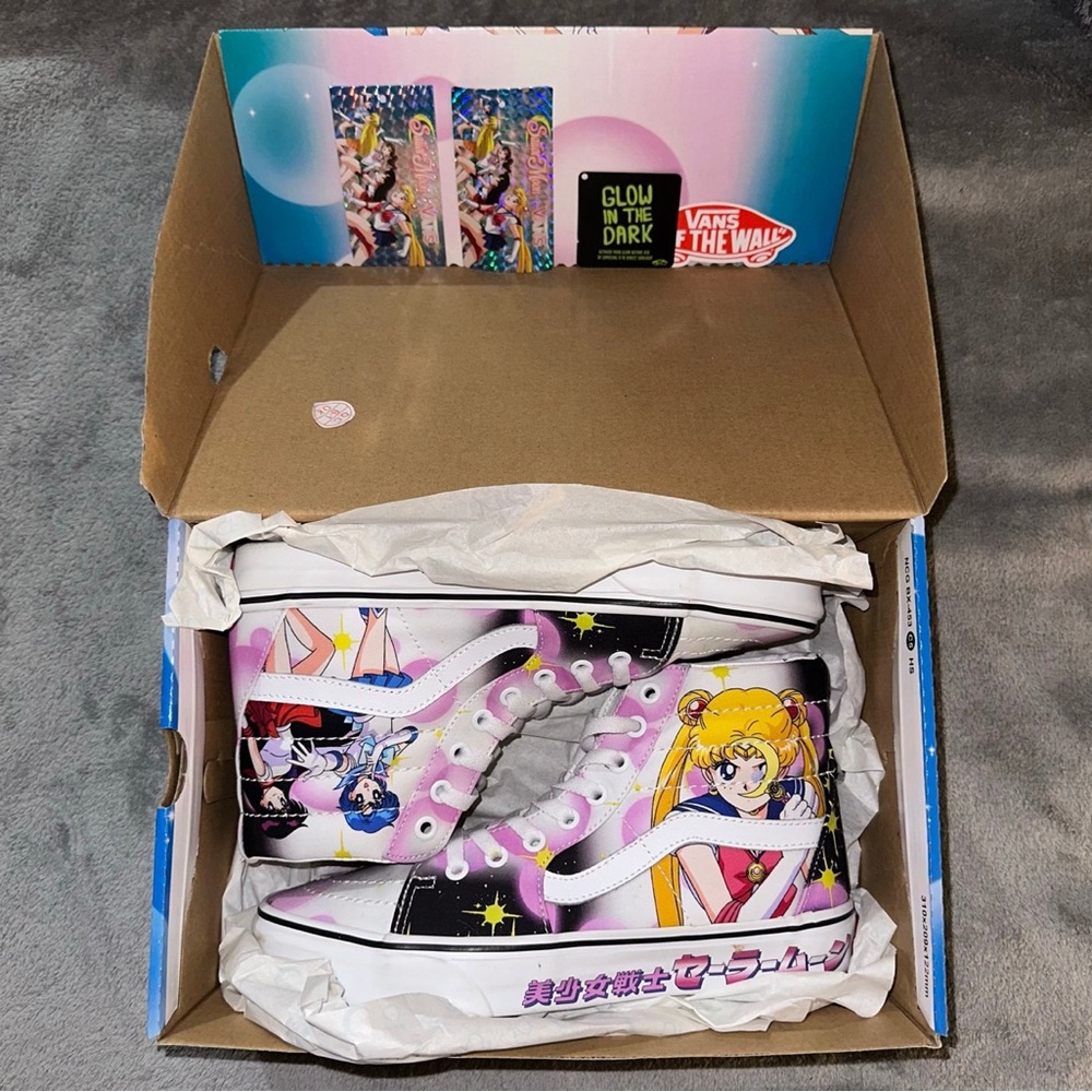 Sailor Moon Vans (sk8 hi)